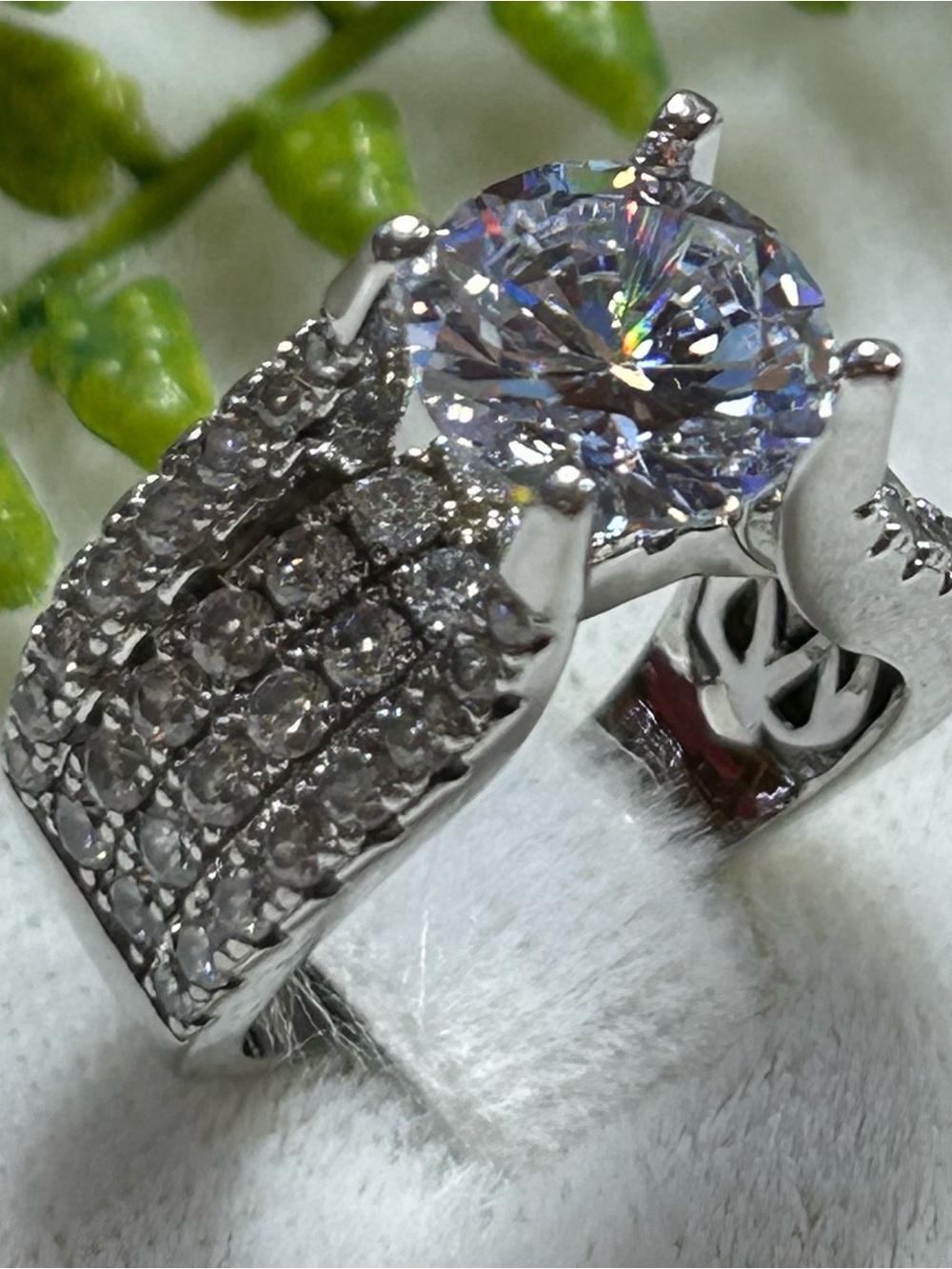 Faceted rhinestones fashion silver tone ring